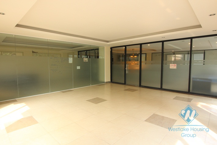 Nice office with nature light for rent in Tay Ho district 